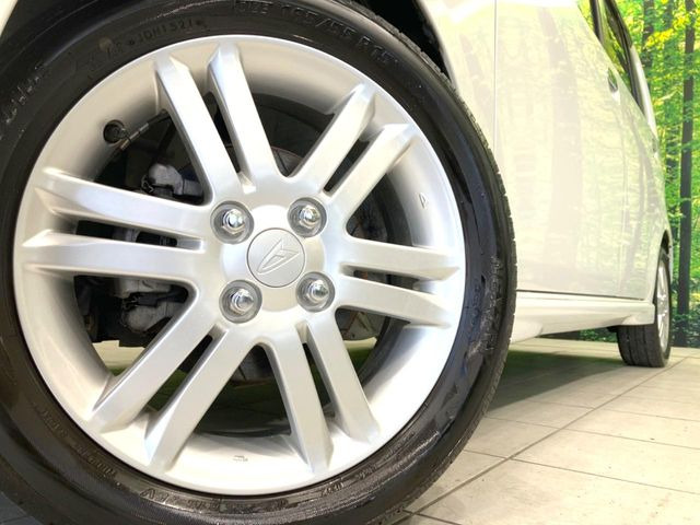 �y����15�C���`�A���~�z�C�[���z�O�ςɃ}�b�`���������A���~�z�C�[���𑕒����Ă���܂��B�e��ЊO�A���~�z�C�[����A�X�^�b�h���X�^�C�����戵�����Ă���܂��B���񂲑��k����������