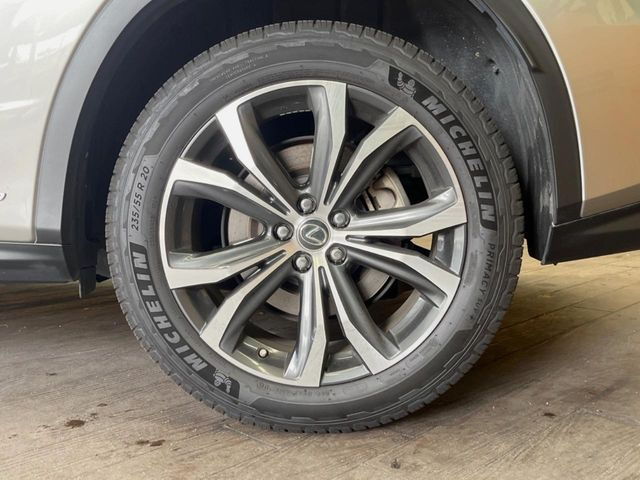 �y����20�C���`�A���~�z�C�[���z�O�ςɃ}�b�`���������A���~�z�C�[���𑕒����Ă���܂��B�e��ЊO�A���~�z�C�[����A�X�^�b�h���X�^�C�����戵�����Ă���܂��B���񂲑��k����������