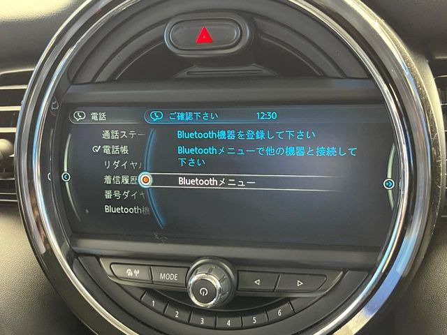 ��Bluetooth:���莝���̃X�}�[�g�t�H���ȂǂƐڑ����A�n���Y�t���[�ʘb��Տꊴ����~���[�W�b�N�Đ������y���݂��������܂��B�����ڑ��ł��̂Ŕς킵��������܂����