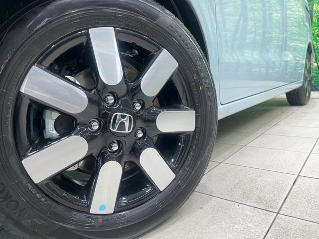 �y����15�C���`�A���~�z�C�[���z�O�ςɃ}�b�`���������A���~�z�C�[���𑕒����Ă���܂��B�e��ЊO�A���~�z�C�[����A�X�^�b�h���X�^�C�����戵�����Ă���܂��B���񂲑��k����������