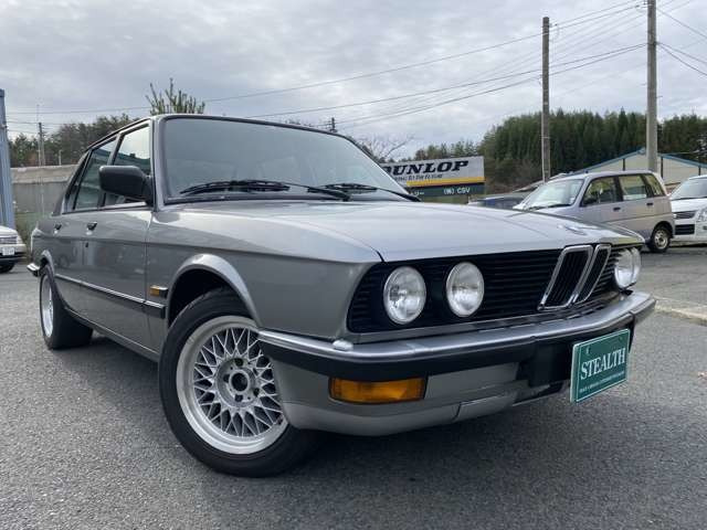 5シリーズセダン520i