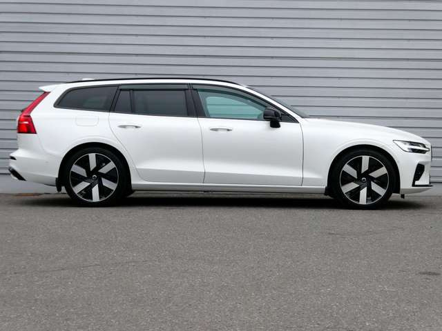 V60リチャージ PHEV T6 AWD アルティメット 4WD