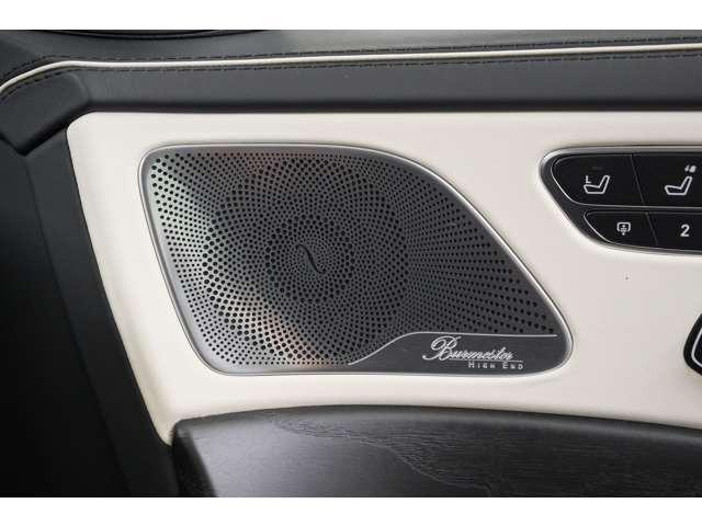 Burmester�n�C�G���h3D�T���E���h�T�E���h�V�X�e���̃I�v�V��������������A�ړ���Ԃ��㎿�ȋ�Ԃւƕς��Ă���܂��B