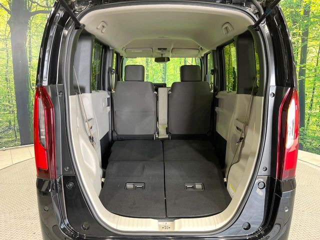 普段のお買い物や通勤、送迎等に十分な荷室スペースを確保しております。セカンドシートを倒すと、大きな荷物の積載も可能です♪