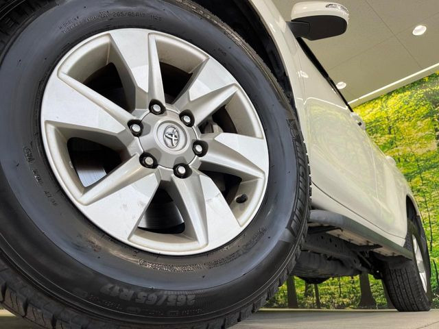 �y�����A���~�z�C�[���z�O�ςɃ}�b�`���������A���~�z�C�[���𑕒����Ă���܂��B�e��ЊO�A���~�z�C�[����A�X�^�b�h���X�^�C�����戵�����Ă���܂��B���񂲑��k����������