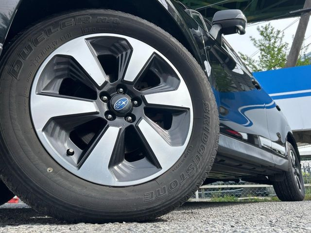 �y����17�C���`�A���~�z�C�[���z�O�ςɃ}�b�`���������A���~�z�C�[���𑕒����Ă���܂��B�e��ЊO�A���~�z�C�[����A�X�^�b�h���X�^�C�����戵�����Ă���܂��B���񂲑��k����������