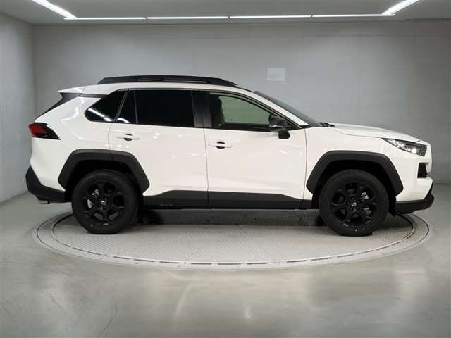 RAV42.0 アドベンチャー オフロードパッケージ II 4WD
