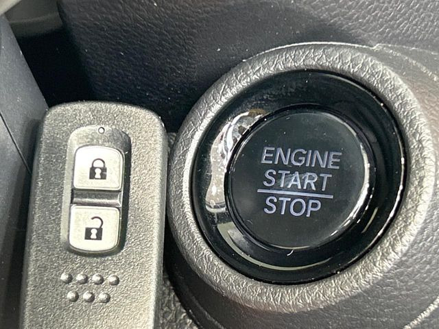 �yHonda�X�}�[�g�L�[�z�J�o����|�P�b�g�ɓ��ꂽ�܂܂ł��h�A�̎{���E�������\�ȃX�}�[�g�L�[�𑕔��B�G���W���̃I���E�I�t�����J�M�����o���K�v����������Ƃ��Ă��֗��ł���