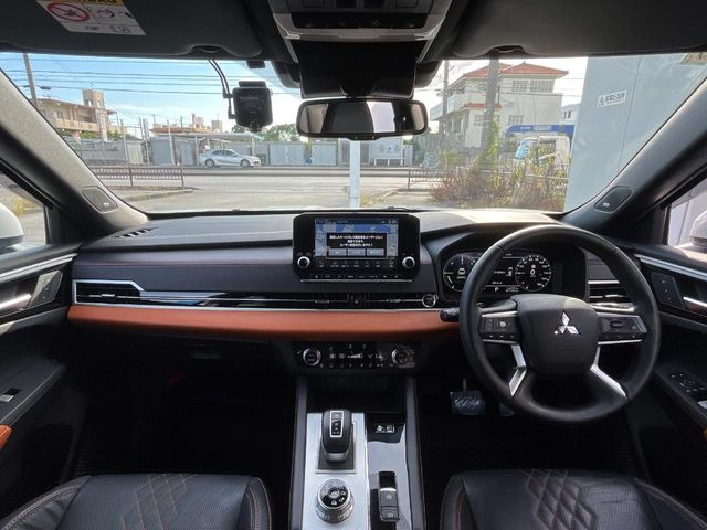 アウトランダーPHEV 2.4 P 4WD