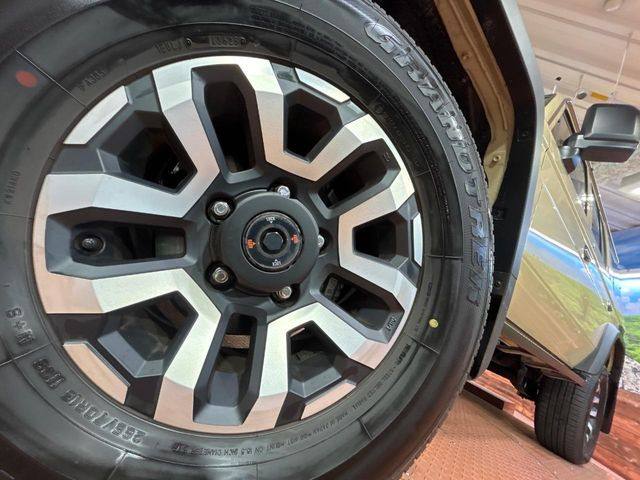 �y16�C���`�A���~�z�C�[���z�O�ςɃ}�b�`�����A���~�z�C�[���𑕒����Ă���܂��B�e��A���~�z�C�[����A�X�^�b�h���X�^�C�����戵�����Ă���܂��B���񂲑��k����������