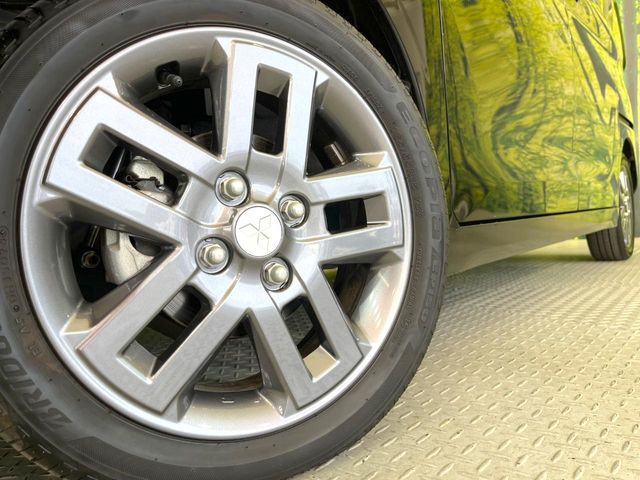 �y�����A���~�z�C�[���z�O�ςɃ}�b�`���������A���~�z�C�[���𑕒����Ă���܂��B�e��ЊO�A���~�z�C�[����A�X�^�b�h���X�^�C�����戵�����Ă���܂��B���񂲑��k����������