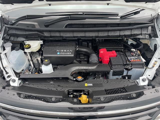 セレナ1.4 e-POWER ハイウェイスターV