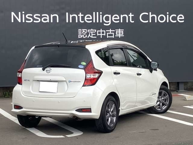 ノート1.2 e-POWER X ブラックアロー