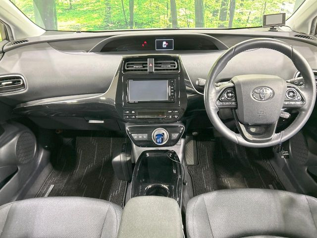 プリウスPHV1.8 S セーフティ プラス