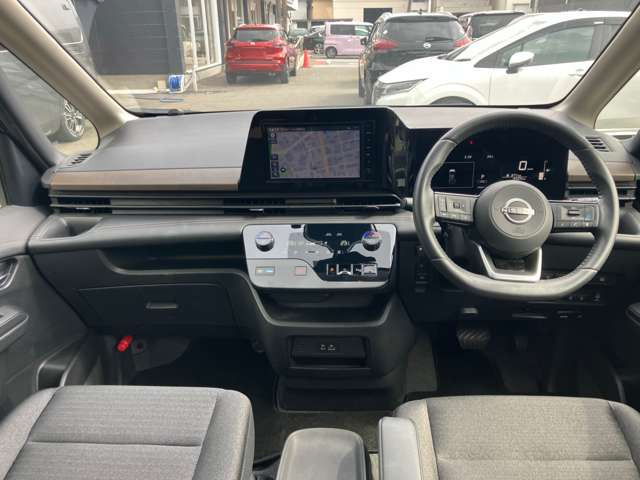 セレナ1.4 e-POWER ハイウェイスターV