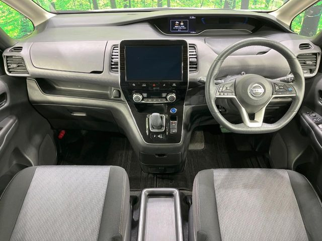 セレナ1.2 e-POWER ハイウェイスターV