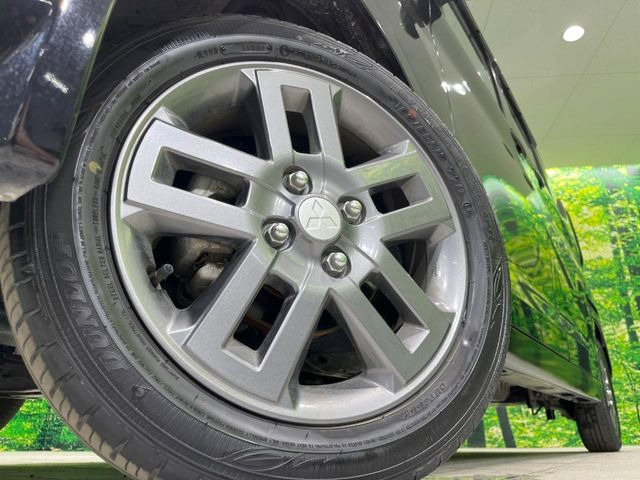 �y����15�C���`�A���~�z�C�[���z�O�ςɃ}�b�`���������A���~�z�C�[���𑕒����Ă���܂��B�e��ЊO�A���~�z�C�[����A�X�^�b�h���X�^�C�����戵�����Ă���܂��B���񂲑��k����������
