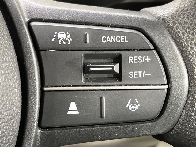 【アダプティブクルーズコントロール】高速道路での長距離走行が楽に!!自動で速度を保つクルーズコントロールが、衝突軽減システムと連携し、前方の車両を感知して車間を保つように速度調節してくれます!!