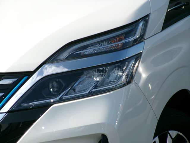 セレナ1.2 e-POWER ハイウェイスターV