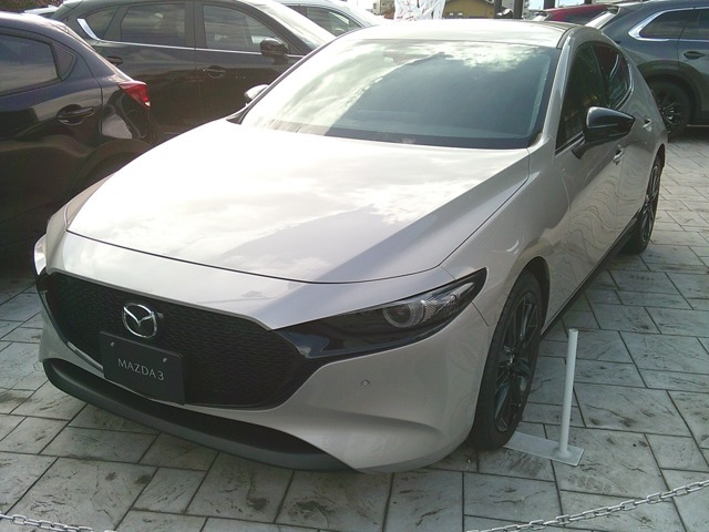 MAZDA3ファストバック1.8 XD ドライブ エディション