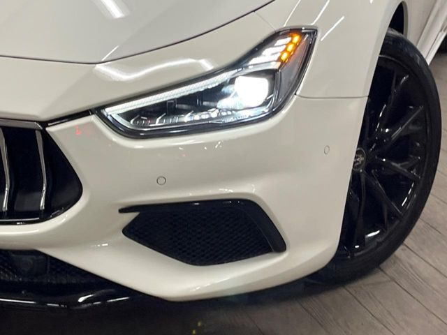 ��LED�w�b�h���C�g:��ԑ��s�����ǍD�Ȏ��E���m�ۂ����S���ĉ^�]�ł��鍂�P�xLED�w�b�h���C�g�𑕔�!�_�����x�������A����d�͂��}�����Ă��܂��B