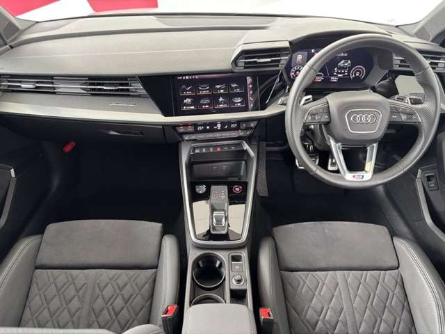 RS3スポーツバック2.5 4WD