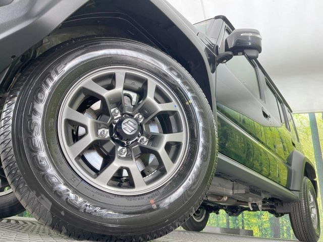 �y�����A���~�z�C�[���z�O�ςɃ}�b�`���������A���~�z�C�[���𑕒����Ă���܂��B�e��ЊO�A���~�z�C�[����A�X�^�b�h���X�^�C�����戵�����Ă���܂��B���񂲑��k����������