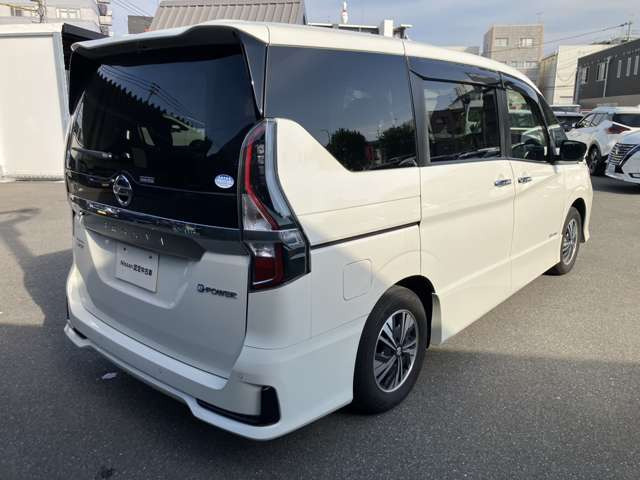 セレナ1.2 e-POWER ハイウェイスターV