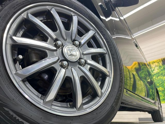 �y�����A���~�z�C�[���z�O�ςɃ}�b�`���������A���~�z�C�[���𑕒����Ă���܂��B�e��ЊO�A���~�z�C�[����A�X�^�b�h���X�^�C�����戵�����Ă���܂��B���񂲑��k����������