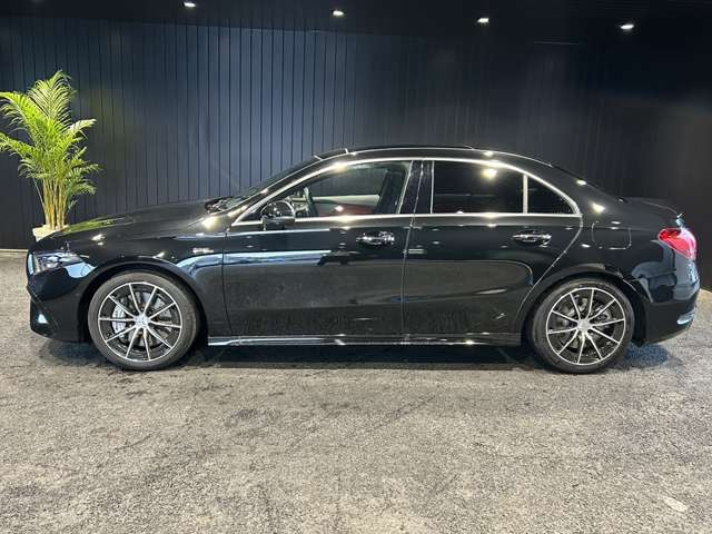 AクラスセダンAMG A35 4マチック 4WD
