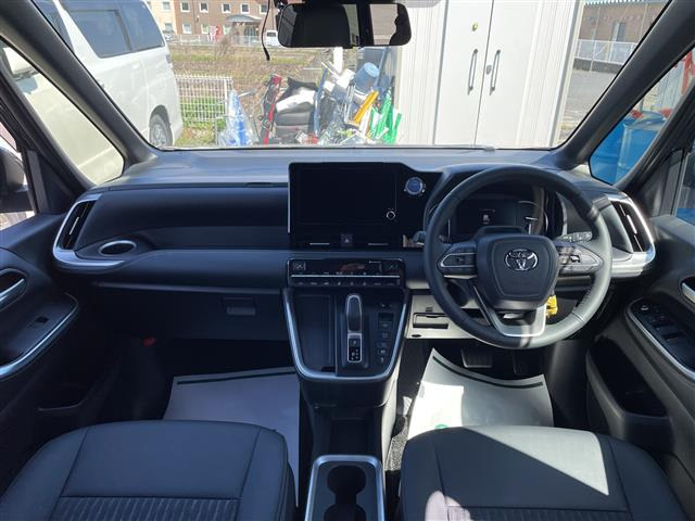ノア1.8 ハイブリッド S-Z E-Four 4WD