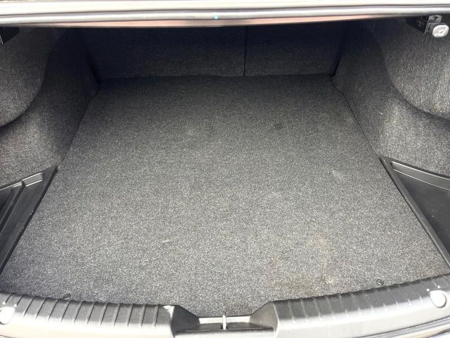 ���i�̂���������ʋ΁A���}���ɏ\���ȉ׎��X�y�[�X���m�ۂ��Ă���܂��B
