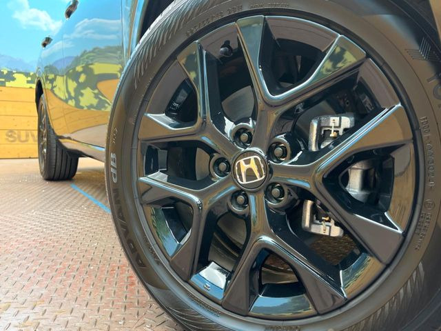 �y����18�C���`�A���~�z�C�[���z�O�ςɃ}�b�`���������A���~�z�C�[���𑕒����Ă���܂��B�e��ЊO�A���~�z�C�[����A�X�^�b�h���X�^�C�����戵�����Ă���܂��B���񂲑��k����������
