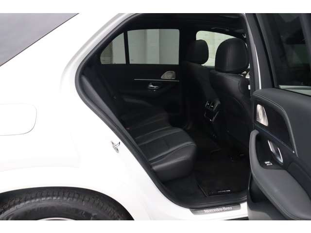 GLE300d 4マチック AMGラインパッケージ(ISG) 4WD