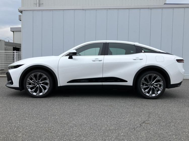 クラウンクロスオーバー2.5 G アドバンスト レザー パッケージ E-Four 4WD
