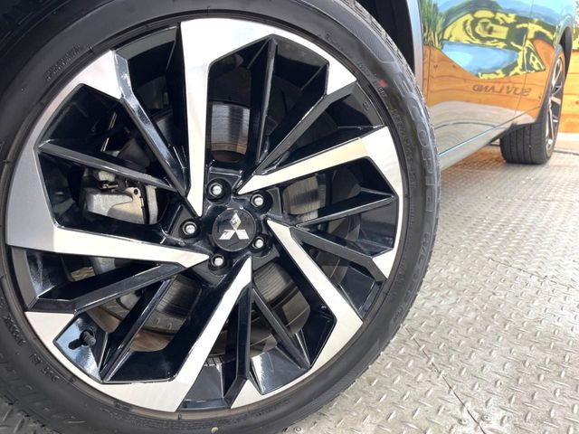 �y����20�C���`�A���~�z�C�[���z�O�ςɃ}�b�`���������A���~�z�C�[���𑕒����Ă���܂��B�e��ЊO�A���~�z�C�[����A�X�^�b�h���X�^�C�����戵�����Ă���܂��B���񂲑��k����������