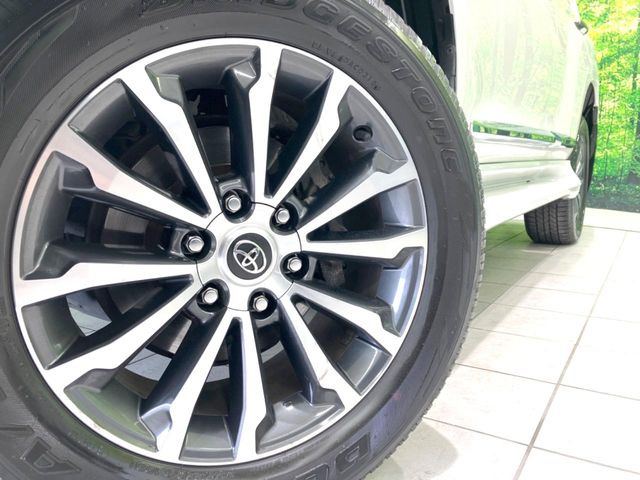 �y����19�C���`�A���~�z�C�[���z�O�ςɃ}�b�`���������A���~�z�C�[���𑕒����Ă���܂��B�e��ЊO�A���~�z�C�[����A�X�^�b�h���X�^�C�����戵�����Ă���܂��B���񂲑��k����������