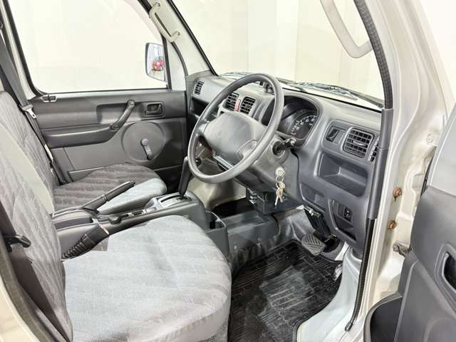 �c�Ǝ��Ԃ͒�10�������8���ƂȂ��Ă���܂��B���������R�[�q�[��W���[�X�����p�ӂ��Ă��҂����Ă���܂�����x���͐��j���ł��B