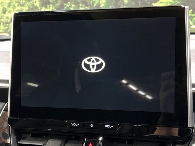 �y10.5�C���` �f�B�X�v���C�I�[�f�B�I�z���ʂ̃f�B�X�v���C��AppleCarPlay��AndroidAuto�����p�\�B�傫�ȉ�ʂŃX�}�z�i�r�A�v���������p���������܂���