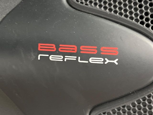 ��Bassreflex:�l�C�̃T�E���h�V�X�e���ł��B�ʏ�̃X�s�[�J�[�Ɣ�r���Ă����̍L���肪�������܂��B���񂲗��X�̏ゲ�̊����������B
