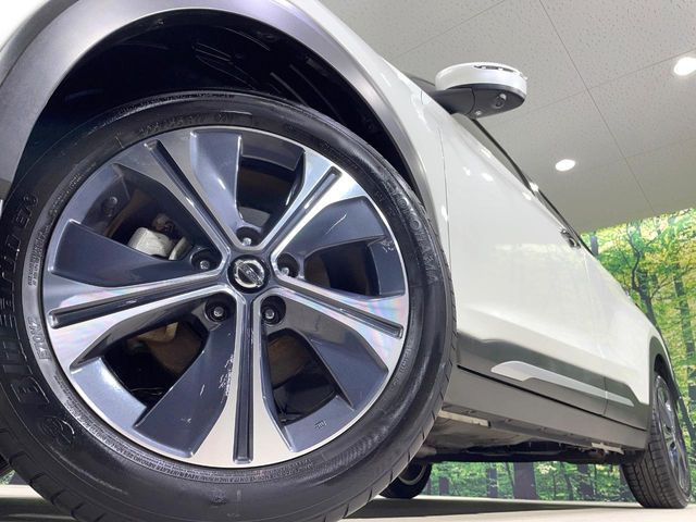 �y����17�C���`�A���~�z�C�[���z�O�ςɃ}�b�`���������A���~�z�C�[���𑕒����Ă���܂��B�e��ЊO�A���~�z�C�[����A�X�^�b�h���X�^�C�����戵�����Ă���܂��B���񂲑��k����������