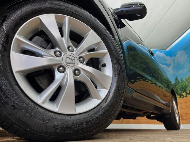 �y�����A���~�z�C�[���z�O�ςɃ}�b�`���������A���~�z�C�[���𑕒����Ă���܂��B�e��ЊO�A���~�z�C�[����A�X�^�b�h���X�^�C�����戵�����Ă���܂��B���񂲑��k����������