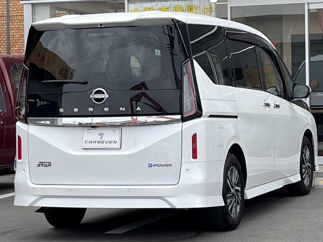 セレナ1.4 e-POWER ハイウェイスターV