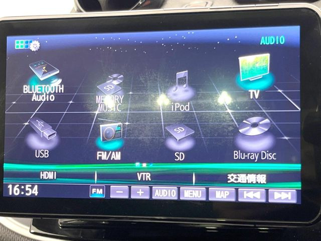 ��Bluetooth:���莝���̃X�}�[�g�t�H���ȂǂƐڑ����A�n���Y�t���[�ʘb��Տꊴ����~���[�W�b�N�Đ������y���݂��������܂��B�����ڑ��ł��̂Ŕς킵��������܂����