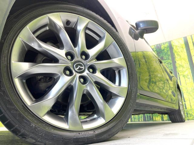 �y����18�C���`�A���~�z�C�[���z�O�ςɃ}�b�`���������A���~�z�C�[���𑕒����Ă���܂��B�e��ЊO�A���~�z�C�[����A�X�^�b�h���X�^�C�����戵�����Ă���܂��B���񂲑��k����������
