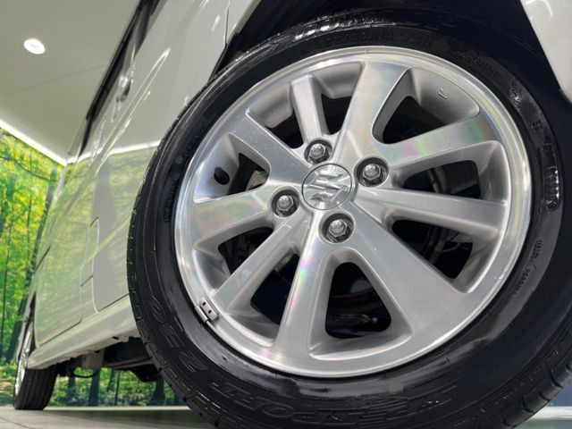�y����14�C���`�A���~�z�C�[���z�O�ςɃ}�b�`���������A���~�z�C�[���𑕒����Ă���܂��B�e��ЊO�A���~�z�C�[����A�X�^�b�h���X�^�C�����戵�����Ă���܂��B���񂲑��k����������