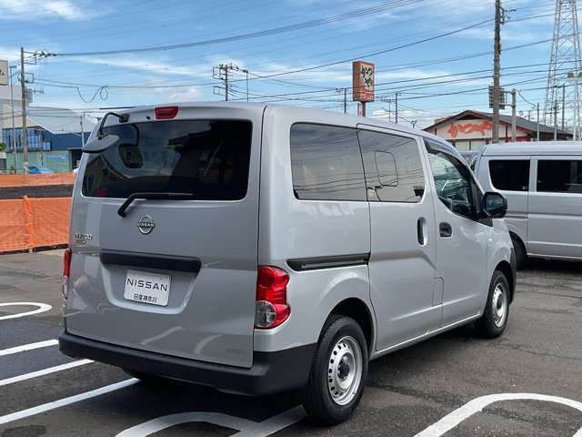 NV200バネットバン1.6 DX