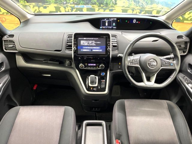 セレナ1.2 e-POWER ハイウェイスターV