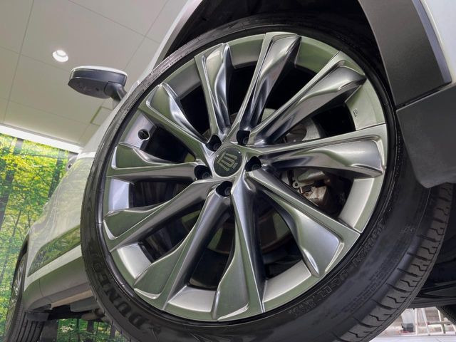 �y����21�C���`�A���~�z�C�[���z�O�ςɃ}�b�`���������A���~�z�C�[���𑕒����Ă���܂��B�e��ЊO�A���~�z�C�[����A�X�^�b�h���X�^�C�����戵�����Ă���܂��B���񂲑��k����������