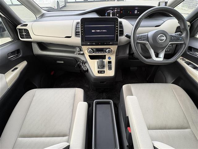 セレナ1.2 e-POWER ハイウェイスターV